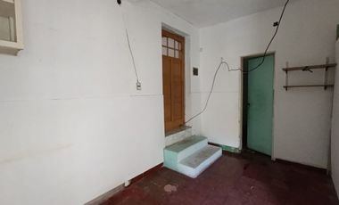 VENTA CASA 5 AMB. MULTIFAMILIAR HURLINGHAM-PILETA