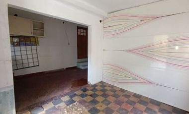 VENTA CASA 5 AMB. MULTIFAMILIAR HURLINGHAM-PILETA