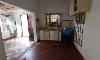 VENTA CASA 5 AMB. MULTIFAMILIAR HURLINGHAM-PILETA
