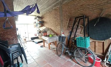 VENTA CASA 5 AMB. MULTIFAMILIAR HURLINGHAM-PILETA