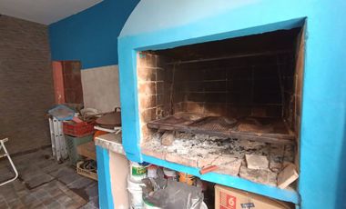 VENTA CASA 5 AMB. MULTIFAMILIAR HURLINGHAM-PILETA