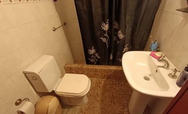 VENTA CASA 5 AMB. MULTIFAMILIAR HURLINGHAM-PILETA