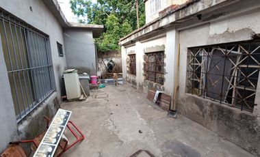 VENTA CASA 5 AMB. MULTIFAMILIAR HURLINGHAM-PILETA