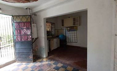 VENTA CASA 5 AMB. MULTIFAMILIAR HURLINGHAM-PILETA