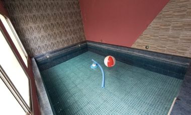 VENTA CASA 5 AMB. MULTIFAMILIAR HURLINGHAM-PILETA