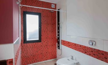 CASA EN VENTA 5 AMBIENTES BARRIO LA MAGDALENA
