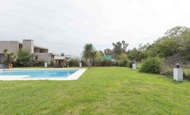 CASA EN VENTA 5 AMBIENTES BARRIO LA MAGDALENA