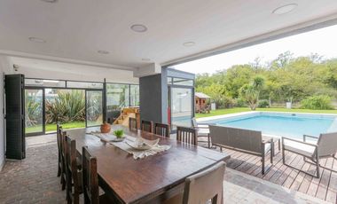 CASA EN VENTA 5 AMBIENTES BARRIO LA MAGDALENA