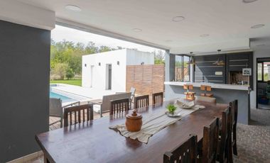 CASA EN VENTA 5 AMBIENTES BARRIO LA MAGDALENA