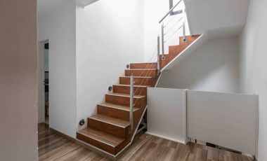 CASA EN VENTA 5 AMBIENTES BARRIO LA MAGDALENA