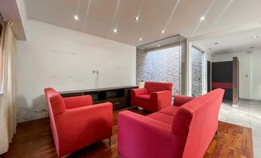 CASA 3 DOMITORIOS EN VENTA BERISSO PILETA