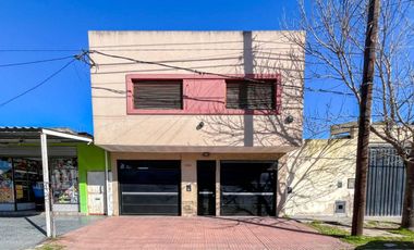 CASA 3 DOMITORIOS EN VENTA BERISSO PILETA
