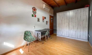 CASA 3 DOMITORIOS EN VENTA BERISSO PILETA
