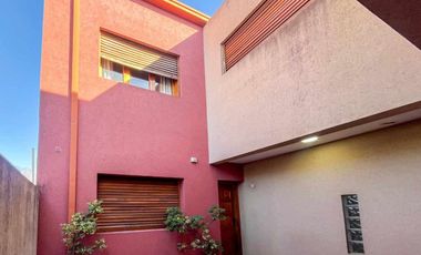 CASA 3 DOMITORIOS EN VENTA BERISSO PILETA