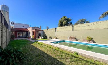 CASA 3 DOMITORIOS EN VENTA BERISSO PILETA