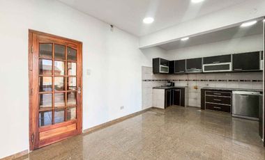 CASA 3 DOMITORIOS EN VENTA BERISSO PILETA