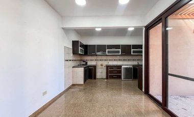 CASA 3 DOMITORIOS EN VENTA BERISSO PILETA