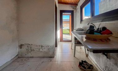 CASA 3 DOMITORIOS EN VENTA BERISSO PILETA
