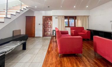 CASA 3 DOMITORIOS EN VENTA BERISSO PILETA