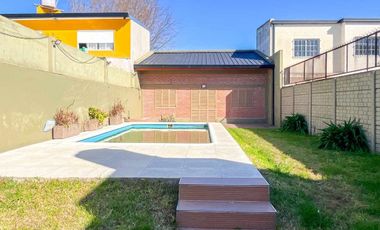 CASA 3 DOMITORIOS EN VENTA BERISSO PILETA