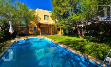 Casa moderna en venta con pileta en San Alfonso | 4 ambientes | Excelente calidad constructiva