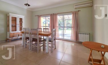 Casa moderna en venta con pileta en San Alfonso | 4 ambientes | Excelente calidad constructiva