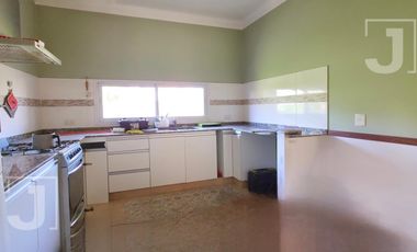 Casa moderna en venta con pileta en San Alfonso | 4 ambientes | Excelente calidad constructiva