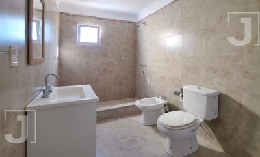 Casa moderna en venta con pileta en San Alfonso | 4 ambientes | Excelente calidad constructiva