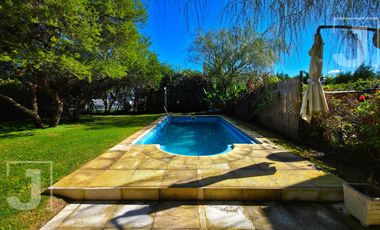 Casa moderna en venta con pileta en San Alfonso | 4 ambientes | Excelente calidad constructiva