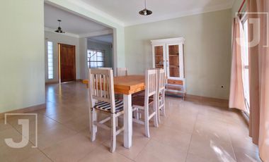 Casa moderna en venta con pileta en San Alfonso | 4 ambientes | Excelente calidad constructiva
