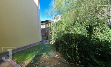 Casa moderna en venta con pileta en San Alfonso | 4 ambientes | Excelente calidad constructiva