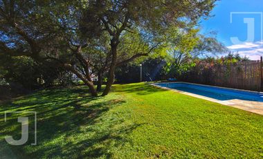 Casa moderna en venta con pileta en San Alfonso | 4 ambientes | Excelente calidad constructiva