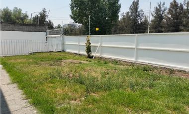 RESIDENCIA ILUMINADA Y CON ESPACIOS GENEROSOS EN SATELITE