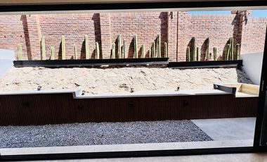 Casa de autor nueva en renta en Altozano