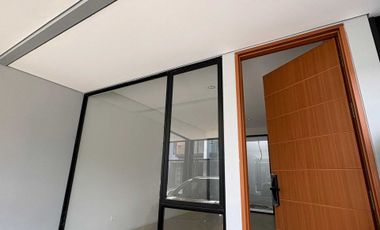 Disewakan Rumah Baru Gress Northwest Central 2LT 3KT LT60m Dekat Universitas Ciputra Surabaya Barat