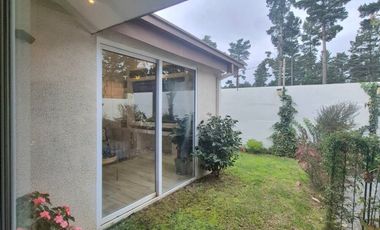 MODERNA Y REMODELADA CASA EN BOSQUE LOS BATROS, SAN PEDRO DE LA PAZ