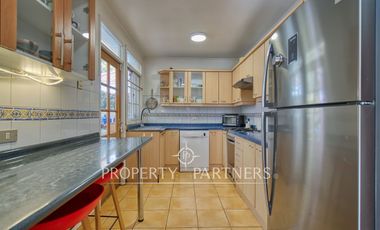 Casa con maravilloso patio, en venta en Ñuñoa