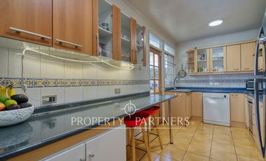 Casa con maravilloso patio, en venta en Ñuñoa