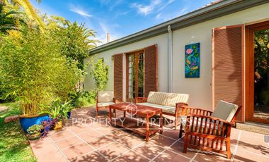 Casa con maravilloso patio, en venta en Ñuñoa