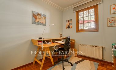 Casa con maravilloso patio, en venta en Ñuñoa
