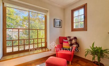 Casa con maravilloso patio, en venta en Ñuñoa