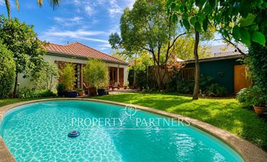 Casa con maravilloso patio, en venta en Ñuñoa