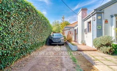 Casa con maravilloso patio, en venta en Ñuñoa