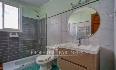 Casa con maravilloso patio, en venta en Ñuñoa