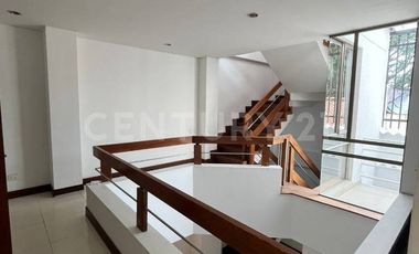 ALQUILO APTO BARRIO LAS MERCEDES