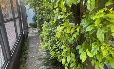 Casa 4 ambientes. Piscina. Olivos.