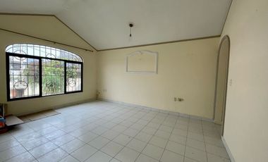 CASA EN RENTA TLALTENANGO