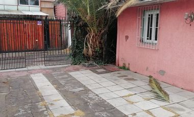 A UNA CUADRA METRO SANTA ROSA