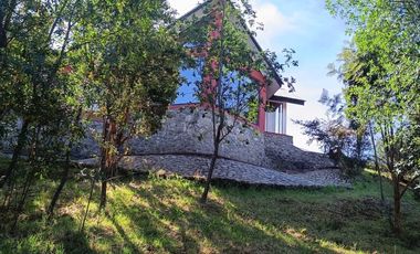 CASA CHINQUIHUE CON VISTA AL MAR