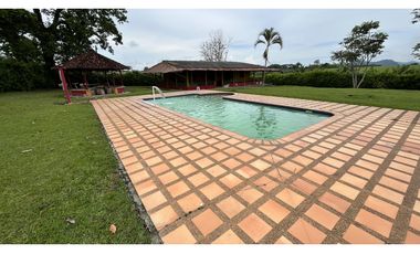 VENTA DE FINCA EN MONTENEGRO, QUINDO, COLOMBIA